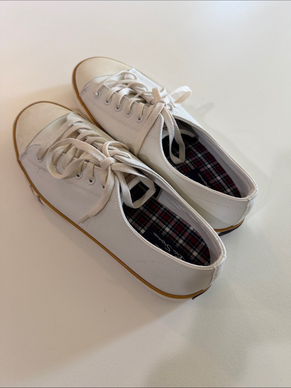 Ben Sherman Low Top Leather Sneakers Sz 11.  NWOB. Bag4